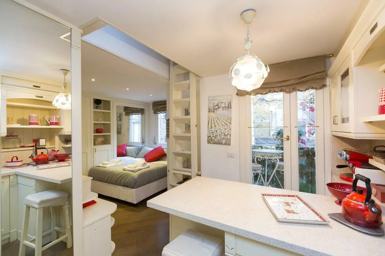 Apartment Pantheon Romantic Loft Italy